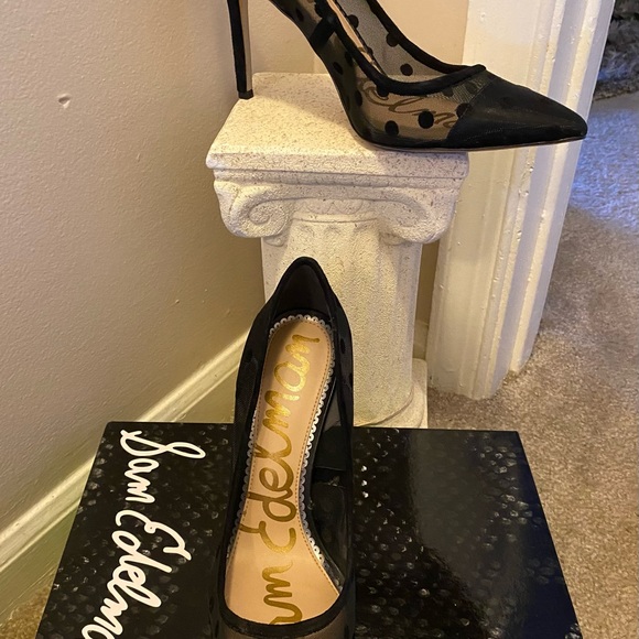 I’m selling a pair of black Sam Edelman mesh high heel shoes. Size 10 - Picture 3 of 3